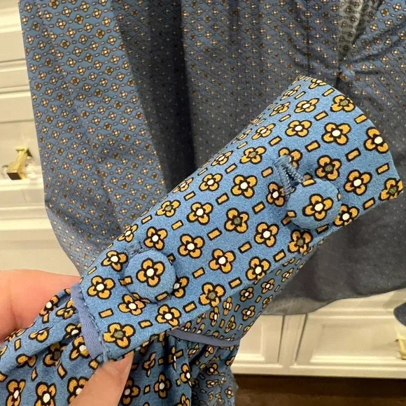 Veronica Beard Blouse with covered button detail - Picture 4 of 5